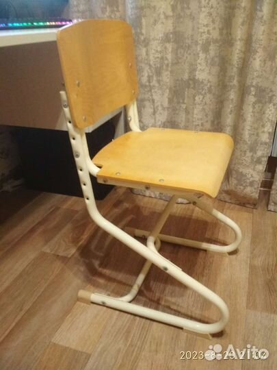 Стул для школьника ортопедический