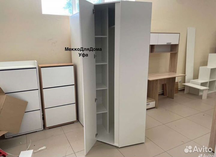 Угловой шкаф