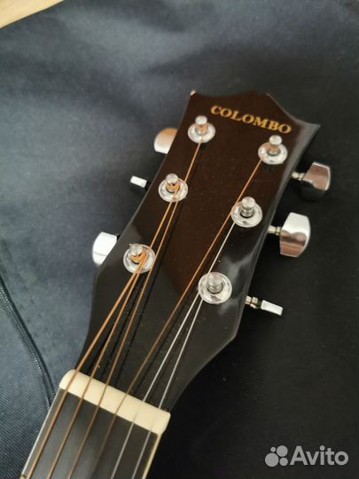 Акустическая гитара