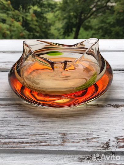 Пепельница цветное стекло