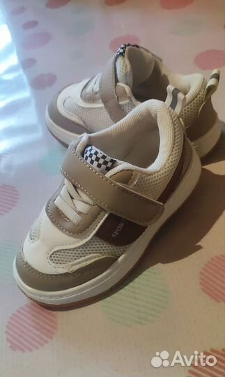 Кроссовки для девочки