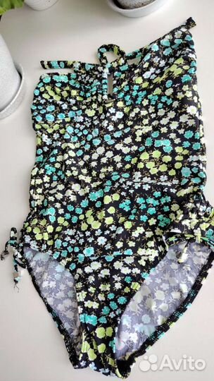 Купальник слитный новый