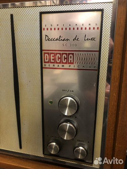 Ламповый проигрыватель винила с акустикой