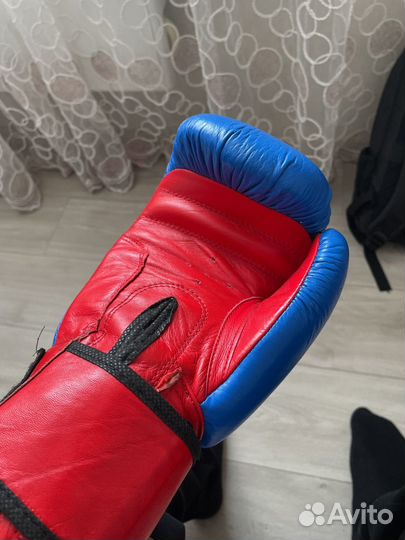 Боксерские перчатки 10 oz