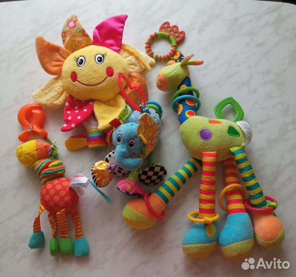 Игрушки подвеска развивающие