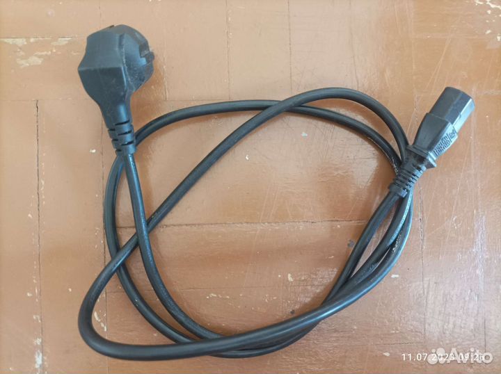 Кабель питания для компьютера