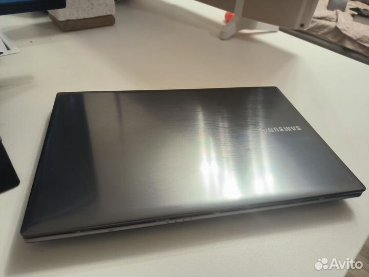 Ноутбук Samsung NP550P5C-S03RU