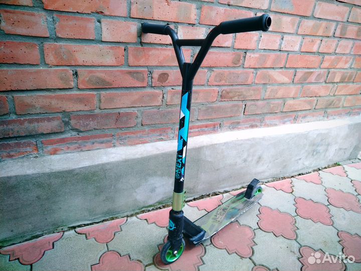 Трюковой самокат