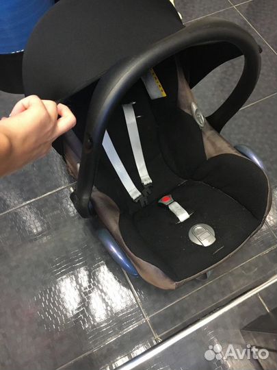 Автолюлька maxi cosi с базой