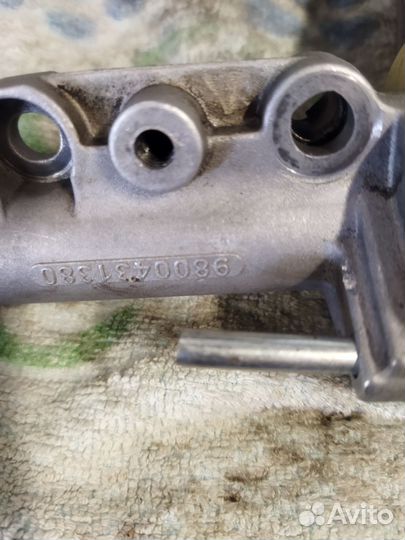 Натяжитель ремня peugeot 308