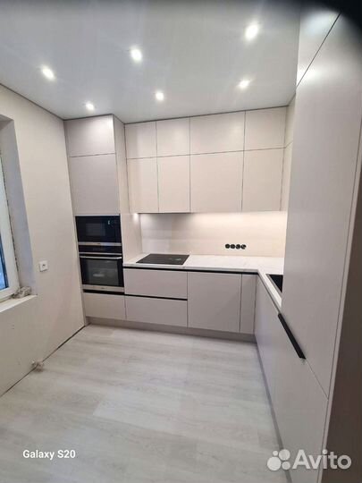 Кухня угловая под заказ новая