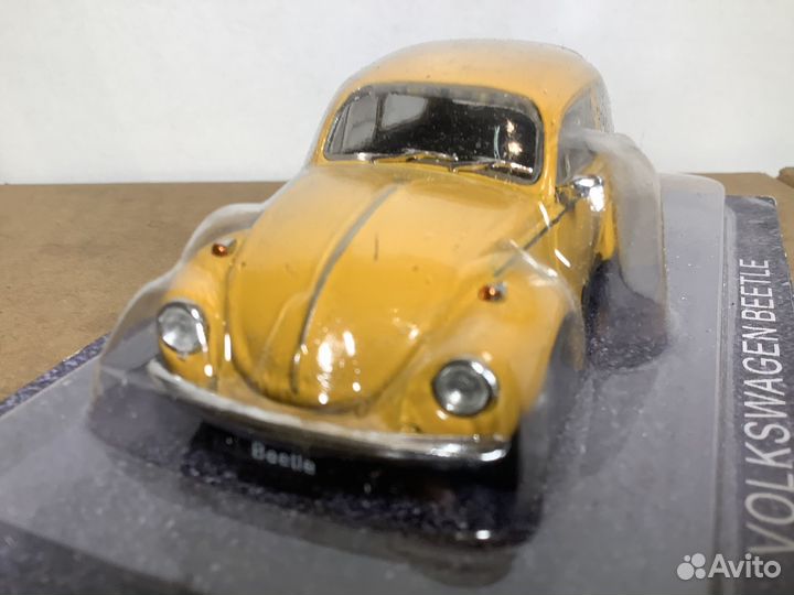 Модель автомобиля Volkswagen Beetle 1:43 деа