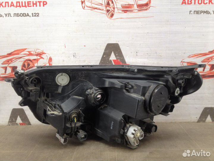 Фара правая Toyota Rav4 (2015-2019) LED