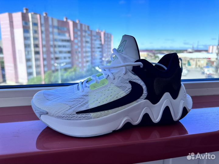 Кроссовки Nike