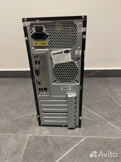 Компьютер с операционкой и программами