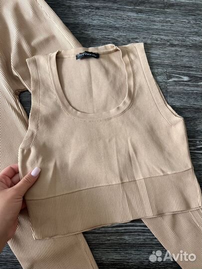 Спортивный костюм женский (топ и лосины)