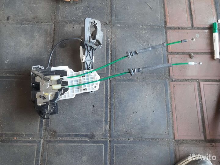 Замок задний левый Hyundai i30 Ceed SW универсал