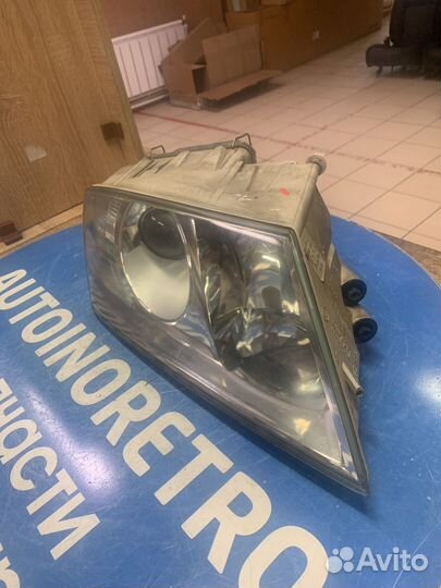 Фара правая Skoda Oсtavia A5 ксенон 1Z1941016A