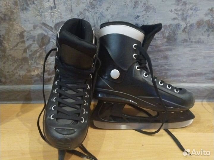 Коньки хоккейные
