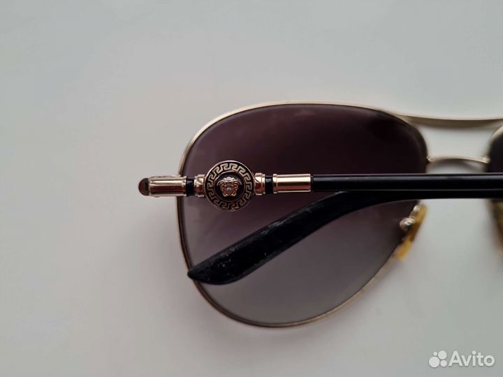 Солнцезащитные очки versace