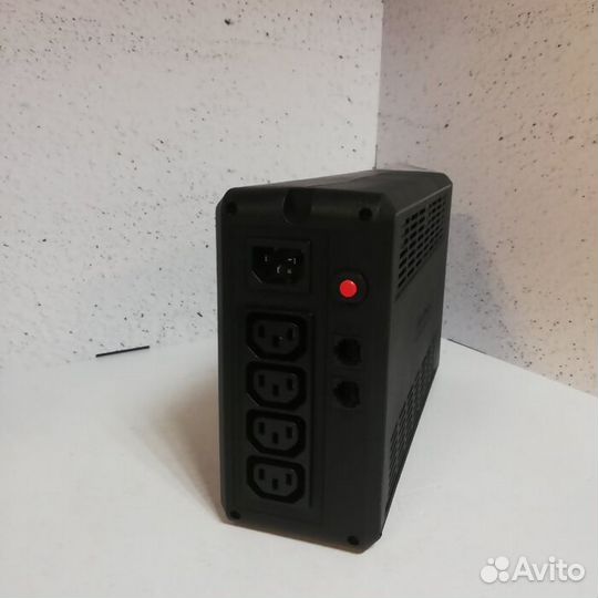 Ибп CyberPower uti675e