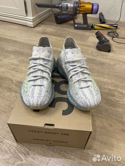 Yeezy boost alien blue 380 8,5us