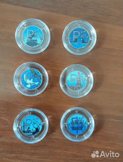 Рубли с графическим изображением в капсулах