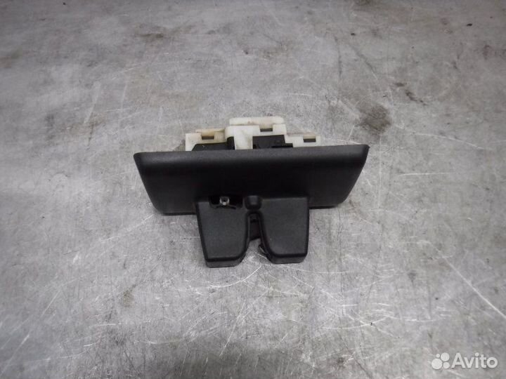 Замок крышки багажника Renault Megane 2 K4M 2007