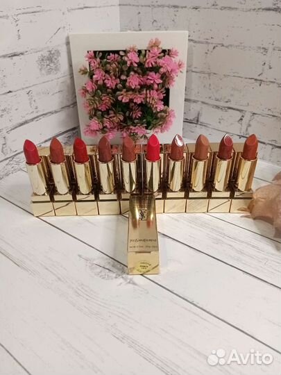 Губная помада Yves Saint Laurent