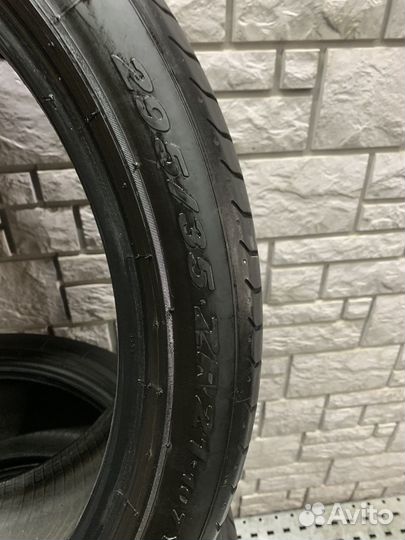 Pirelli P Zero 295/35 R21