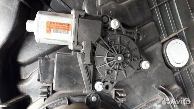Мотор стеклоподъемника задний правый Kia Ceed JD