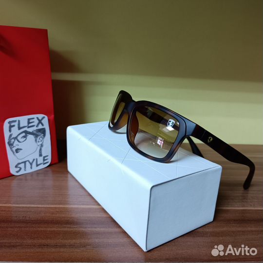 Солнцезащитные очки Ray Ban scuderia ferrari