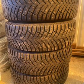 Michelin X-Ice North 4 215/60 R16 99T