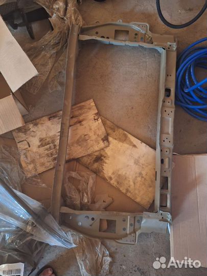 Рамка радиатора Kia Rio 4