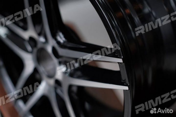 Литой диск в стиле vossen R16 5x114.3