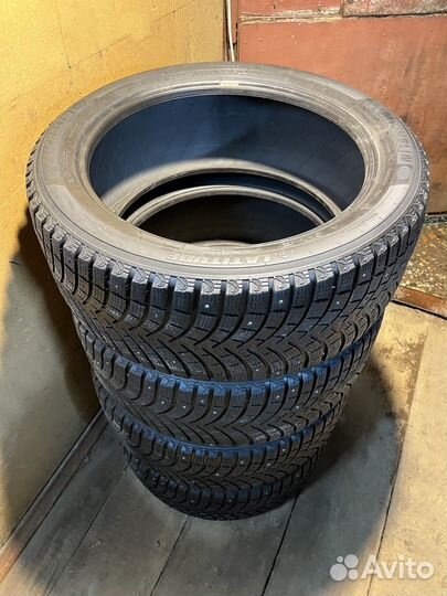 Michelin X-Ice North XIN2 275/45 R20