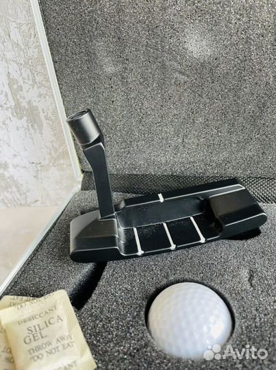 Гольф в металлическом кейсе