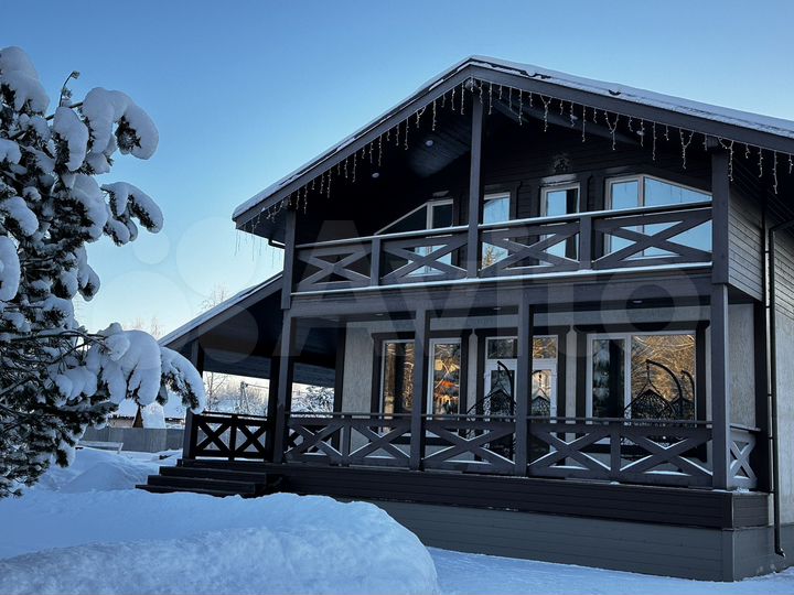 Дом 225 м² на участке 8 сот.