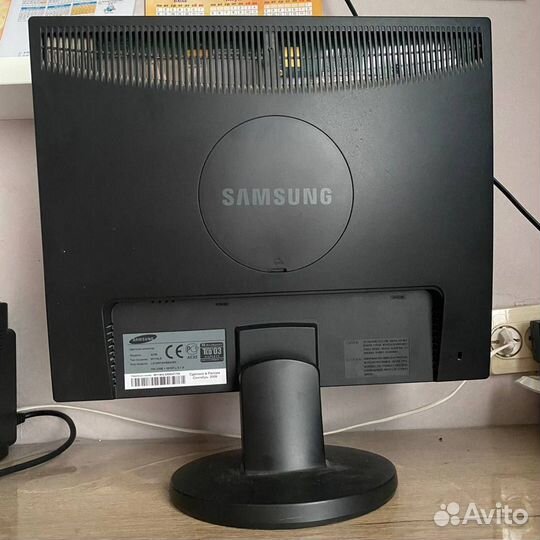 Монитор samsung SyncMaster 943n