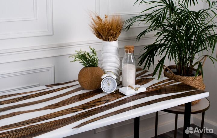 Стол из эпоксидной смолы