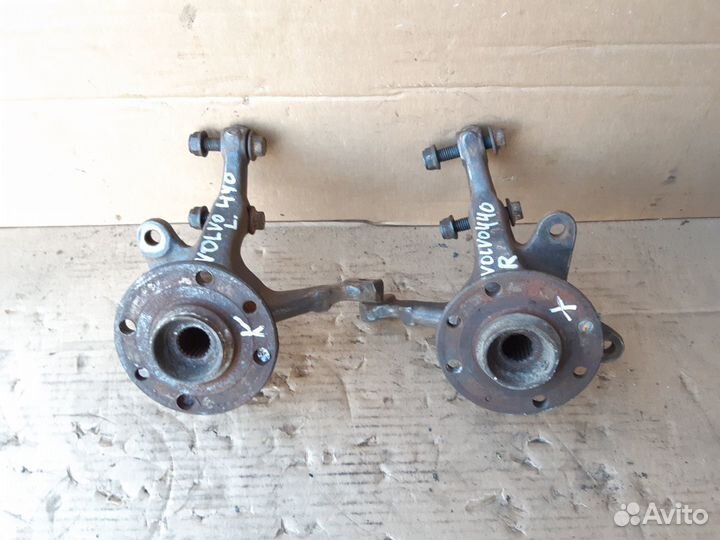 Поворотный кулак передний Вольво 440