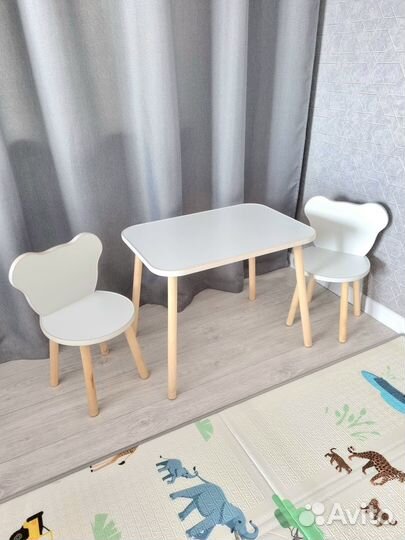 Детский стол и 2стула