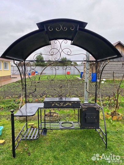 Кованый мангал с крышей