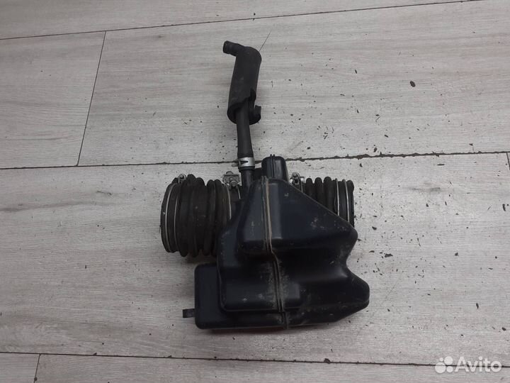 Резонатор воздушного фильтра Lexus RX 330