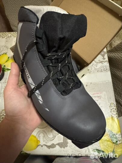 Лыжные ботинки 40(25,5см)