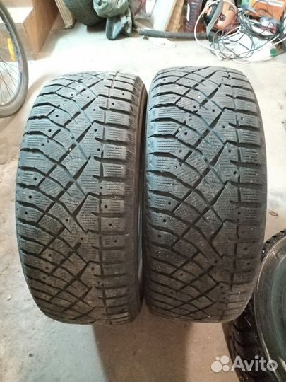 Nitto Therma Spike 215/60 R16 95T