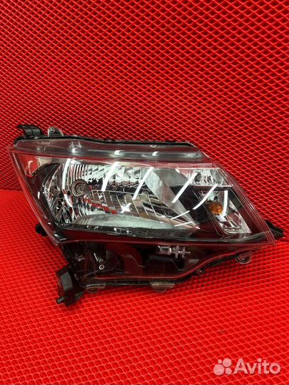 Фара правая Toyota Roomy M900A 1KR-FE 2023