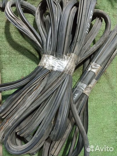 Резинка уплотнительная Nissan Almera Classic I (20