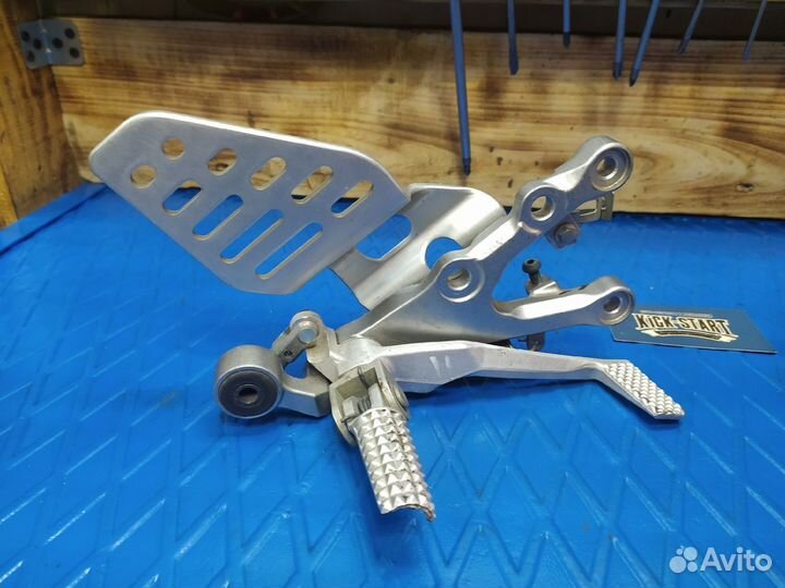 Кронштейны подножек водителя Yamaha YZF-R6 R6 2008