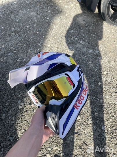 Кроссовый шлем с очками